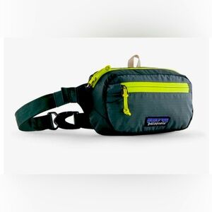Patagonia Ultralight Black Hole Mini Hip Pack in Nouveau Green NWT